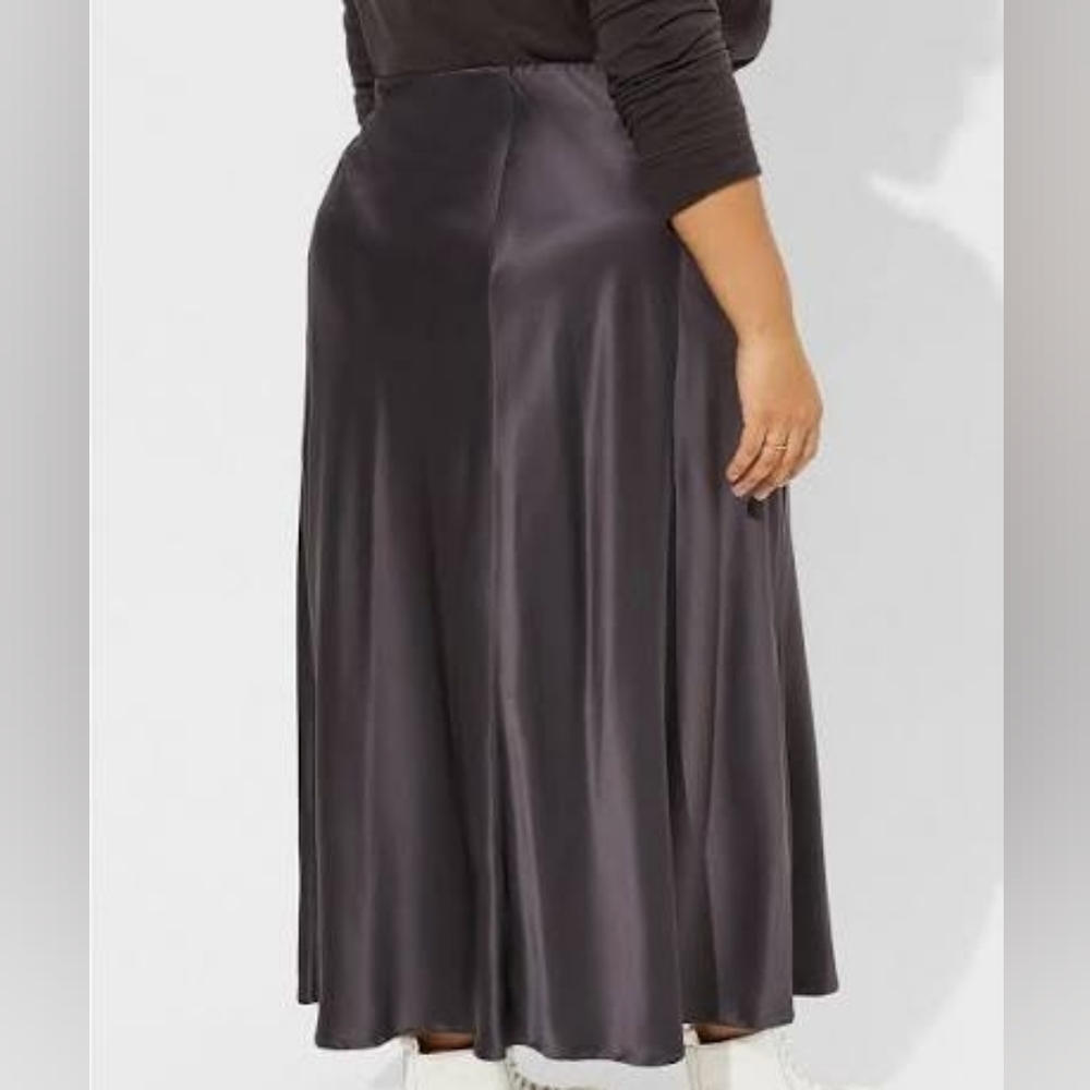 Torrid | Satin Maxi Skirt Gray Size 3X - Picture 2 of 6